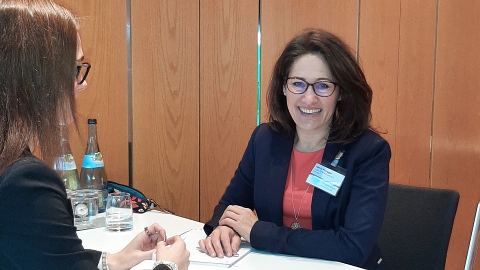 Bewerbungsberatung Stuttgart Persönliche Beratung Katrin Plangger im Beratungsgespräch mit Kundin